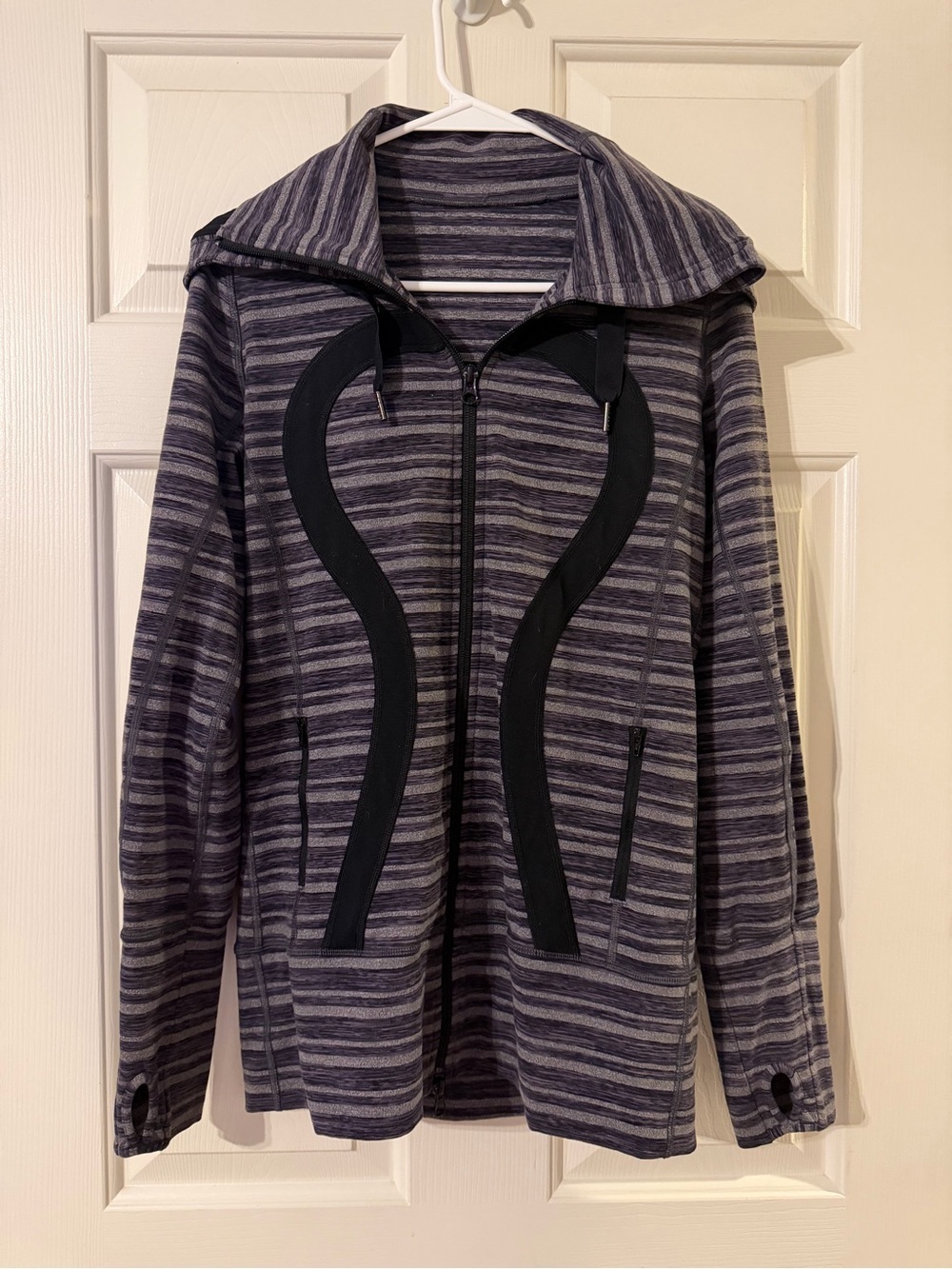 Excellent Condition Lululemon Vintage In Stride Jacket Full Zip - size 6